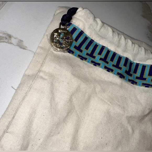 Tory Burch Marion Quilted Leather T-Strap Sandal Size 7 Color Sand W Box & Bag - Picture 16 of 16